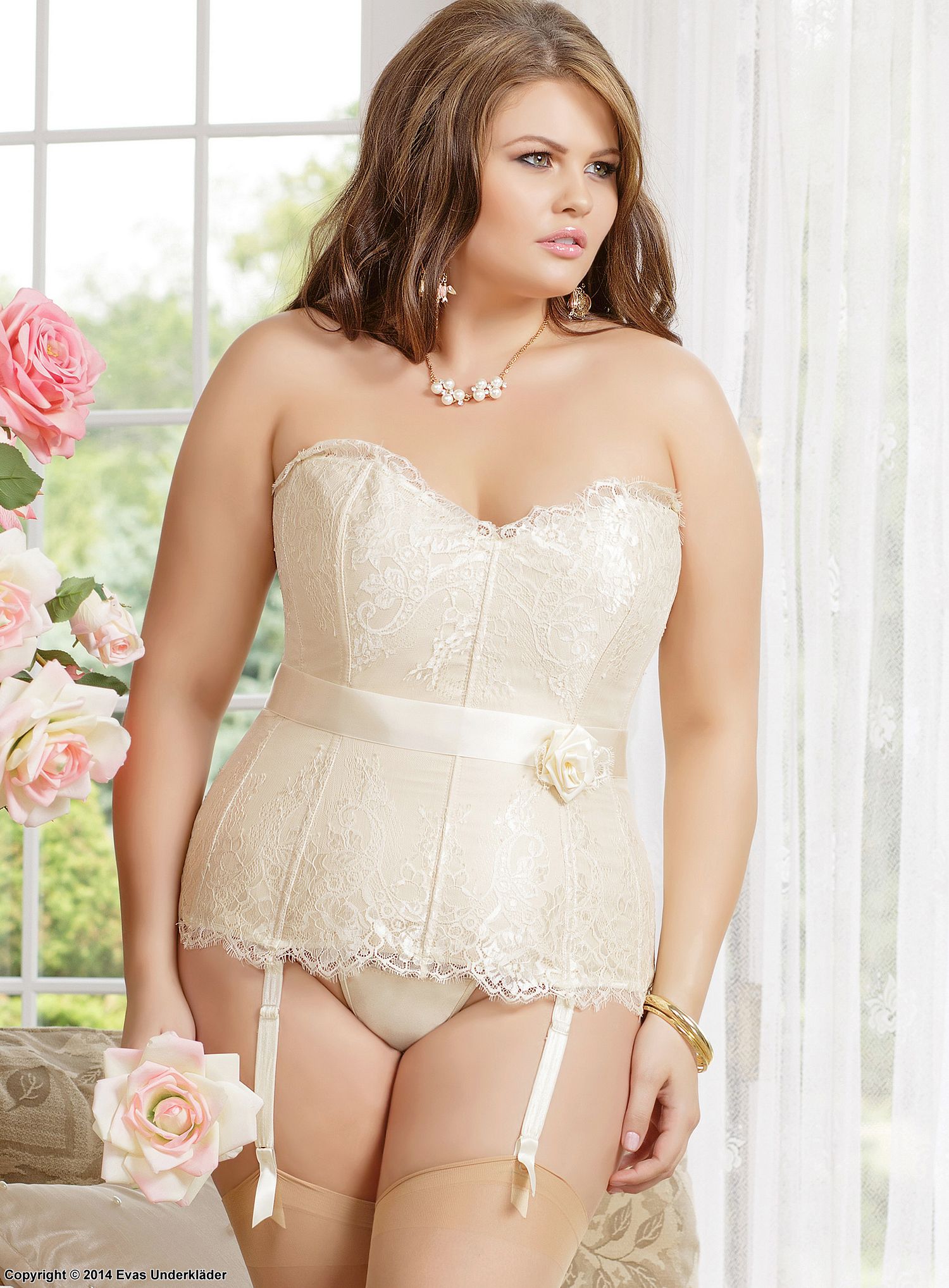 Cute chubby in white lace